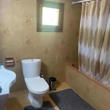 Casa de Férias House With Garden Sleeps 6