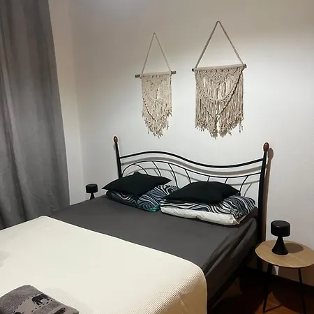 House With Garden Sleeps 6 Casa de Férias Makrygialos