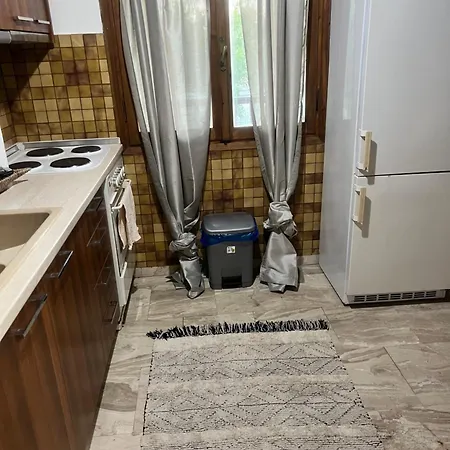 House With Garden Sleeps 6 Makrygialos