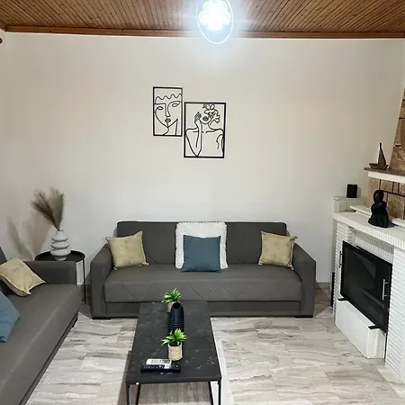 Дом отдыха House With Garden Sleeps 6 Макри-Ялос