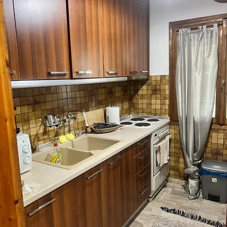 House With Garden Sleeps 6 Makrygialos