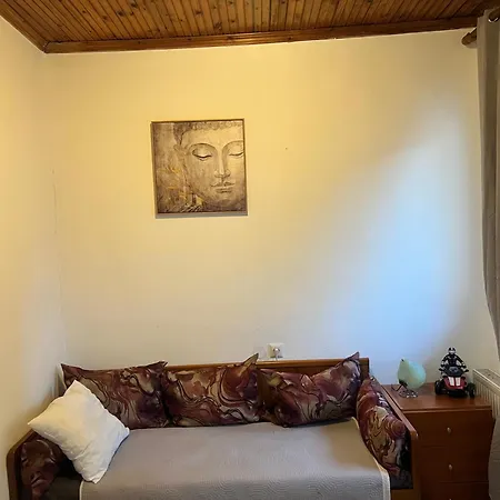 House With Garden Sleeps 6 Makrygialos