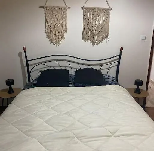 Casa de Férias House With Garden Sleeps 6