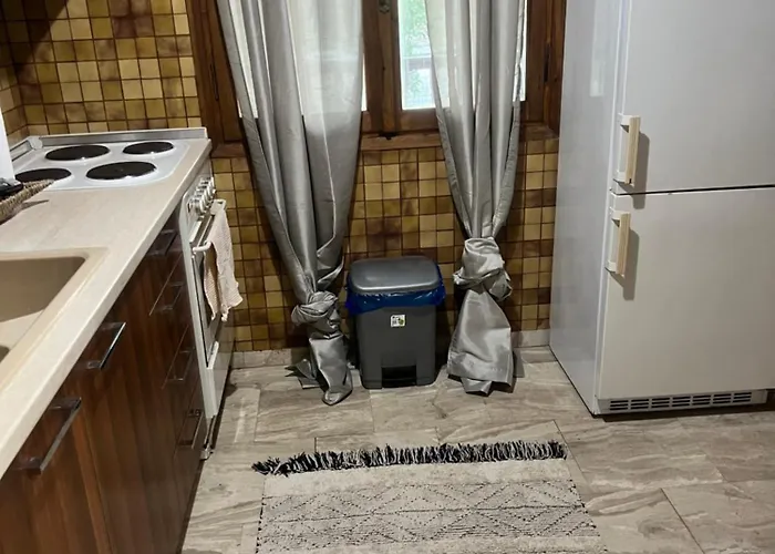 House With Garden Sleeps 6 Makrygialos