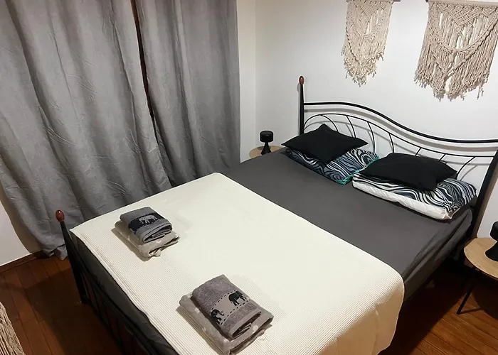 House With Garden Sleeps 6 * Makrygialos