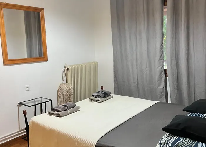 House With Garden Sleeps 6 * Makrygialos